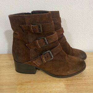 Clarks Elvina Haze Dark Brown Suede Leather Buckle Detail Ankle Boot Bootie 6